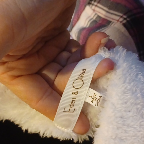 Eden & Olivia Red Plaid Knit Flannel Shacket L/S Roll Tab JrL, fleece Lined Back - Picture 6 of 11